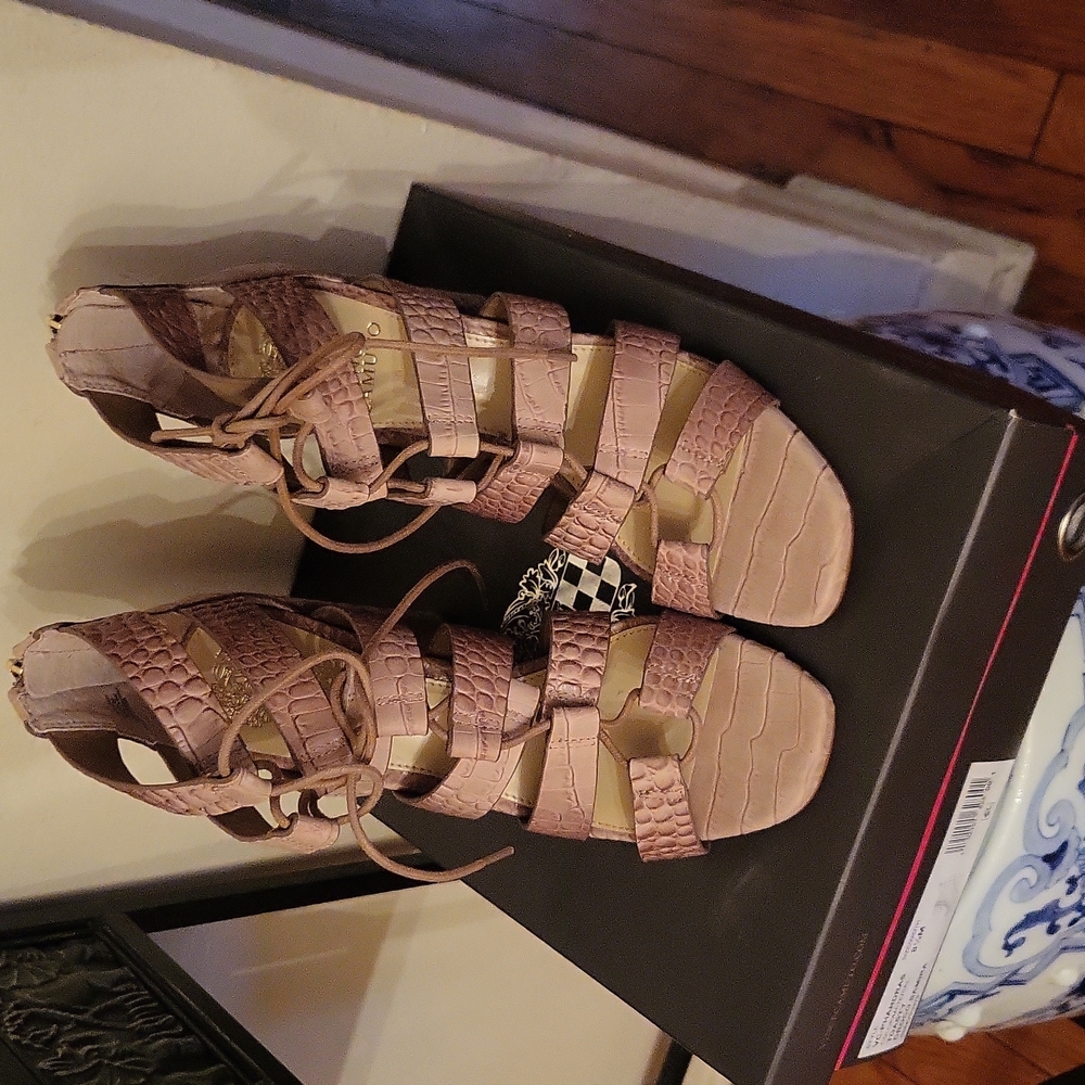 Sandal - Picture 2 of 4